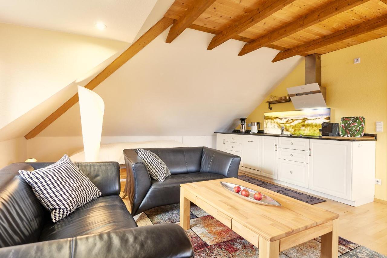 Ferienwohnung Raffael 100 Qm, 2 Grosse Betten Im Wohnzimmer Cuxhaven Exteriör bild