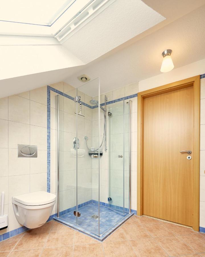 Ferienwohnung Raffael 100 Qm, 2 Grosse Betten Im Wohnzimmer Cuxhaven Exteriör bild
