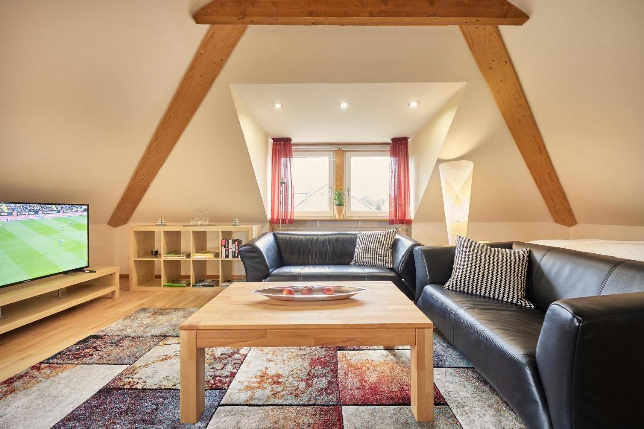 Ferienwohnung Raffael 100 Qm, 2 Grosse Betten Im Wohnzimmer Cuxhaven Exteriör bild