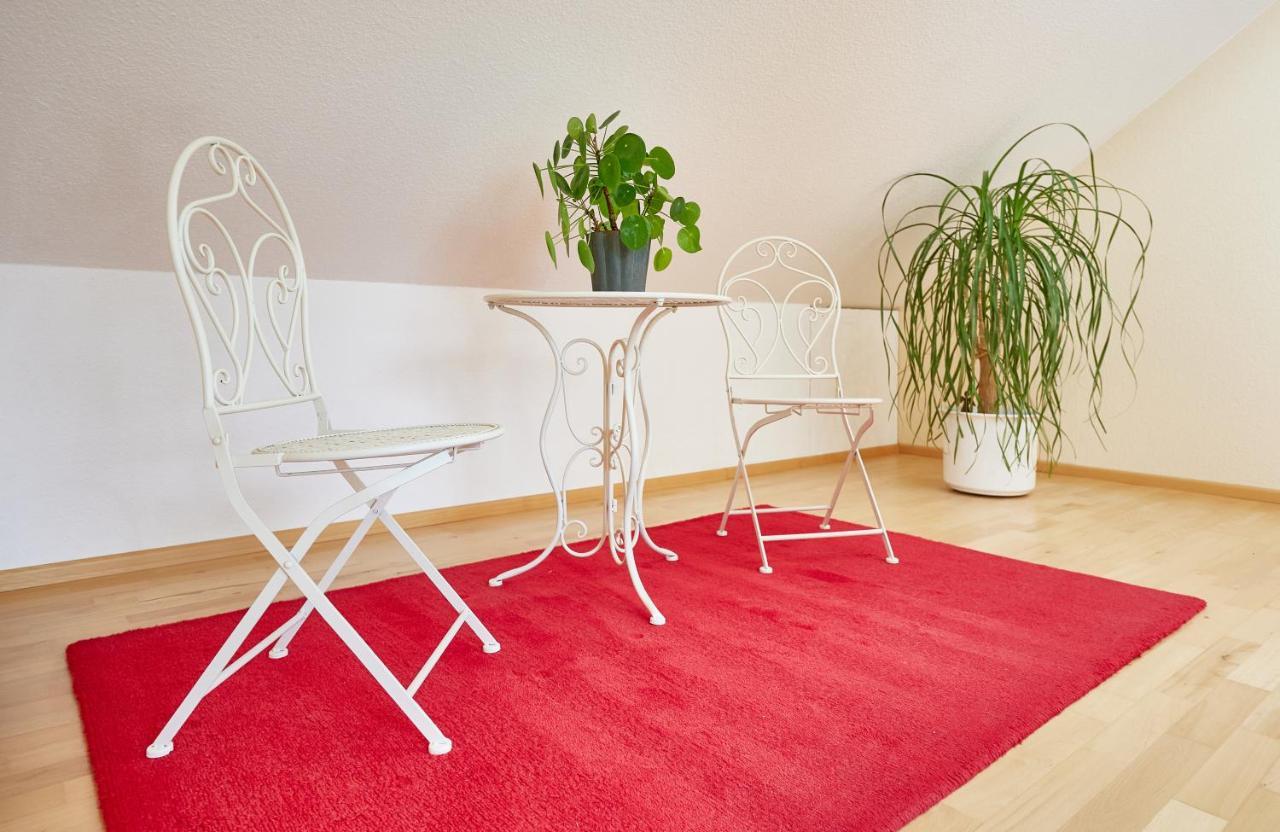 Ferienwohnung Raffael 100 Qm, 2 Grosse Betten Im Wohnzimmer Cuxhaven Exteriör bild