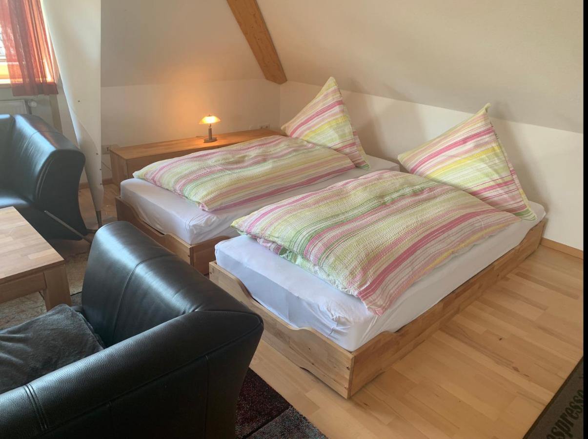 Ferienwohnung Raffael 100 Qm, 2 Grosse Betten Im Wohnzimmer Cuxhaven Exteriör bild