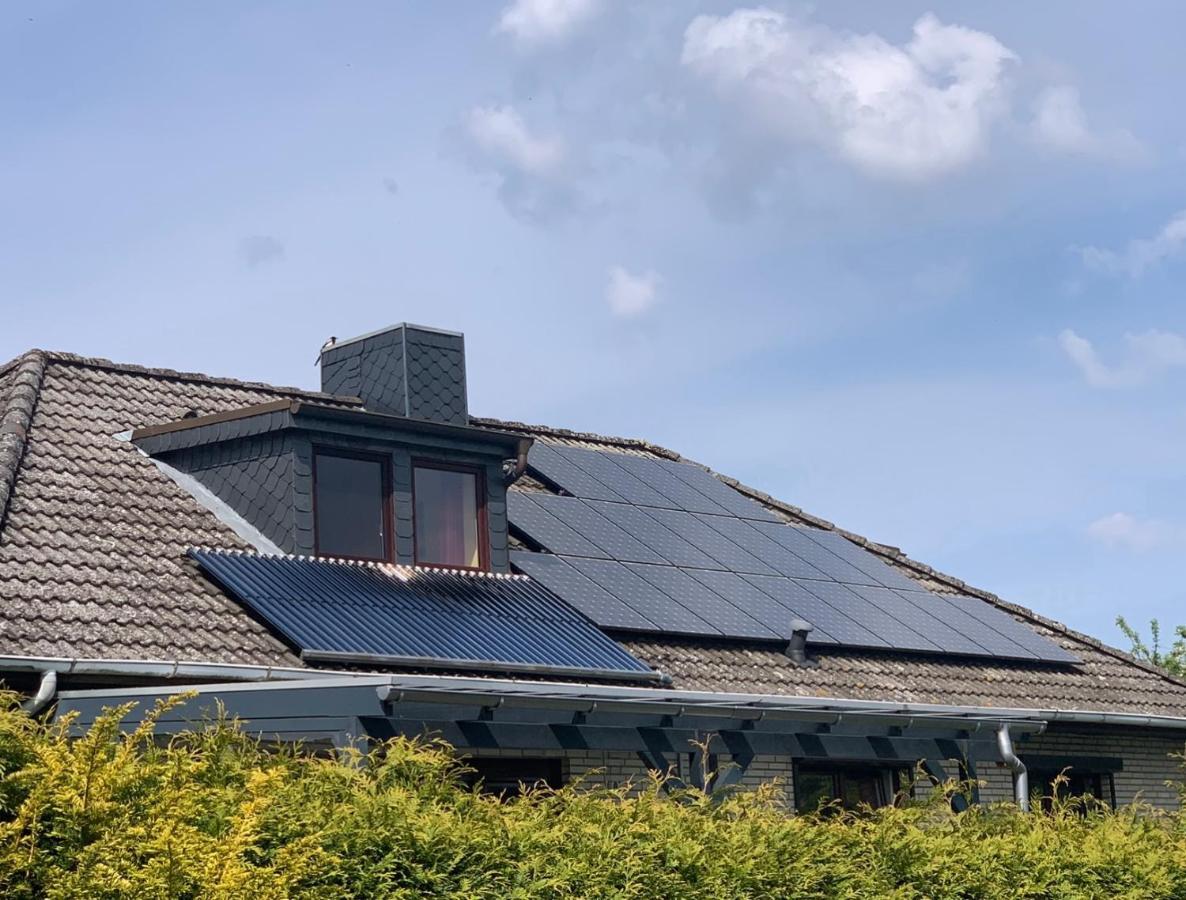 Ferienwohnung Raffael 100 Qm, 2 Grosse Betten Im Wohnzimmer Cuxhaven Exteriör bild